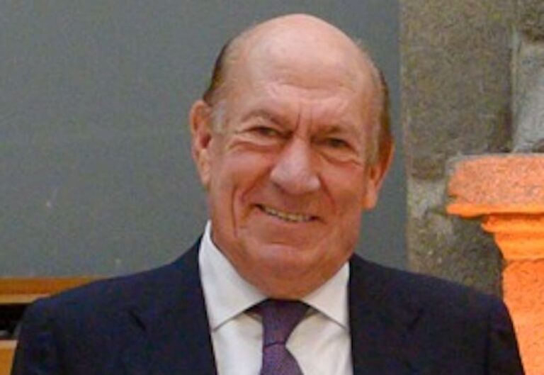 Desarrollo educativo y profesional: Proyectos de Antonio Suárez Gutiérrez y Grupomar