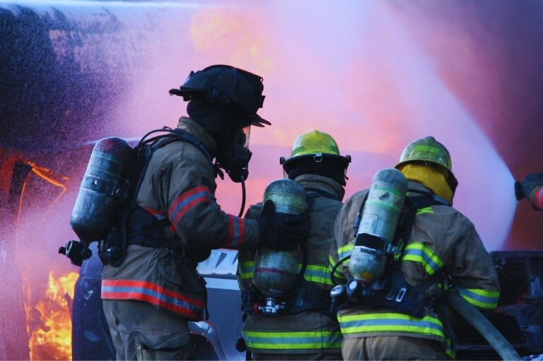 El material de seguridad en operaciones de emergencia es clave para salvar vidas